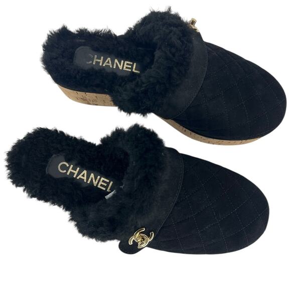 Chanel 21A Black Shearling CC Turn Clasp Quilt Cork Mules - Picture 11 of 14